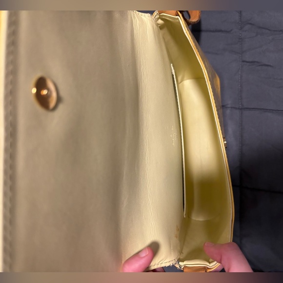 Louis Vuitton Vernis Thompson Monogram Yellow Patent Leather Street Bag 1999 - Picture 14 of 16